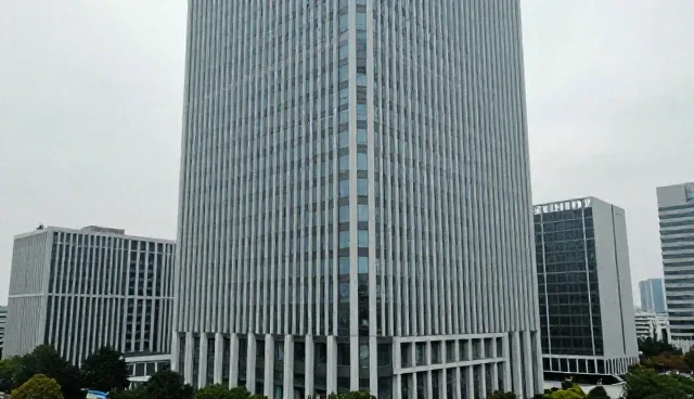 深圳域名注册如何实现施工团队对接