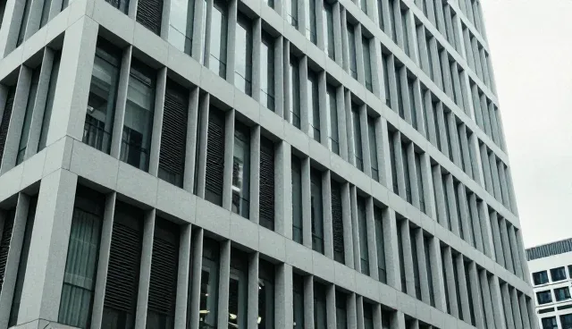 影视网站建设中施工团队对接的影响因素分析